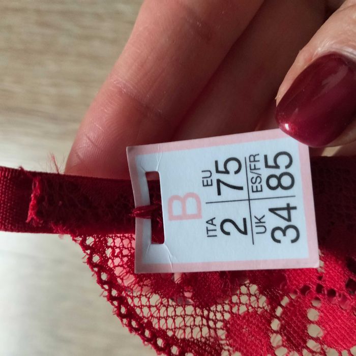 Usztywniany biustonosz Tezenis 75B duży push-up