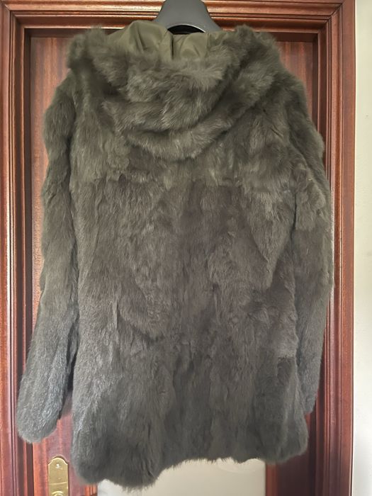 Casaco de pelo de coelho 3/4 com capuz verde garrafa
