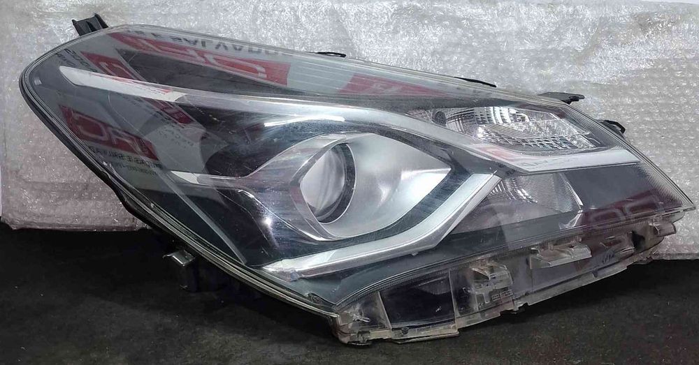 Ótica / Farol Direito - TOYOTA YARIS