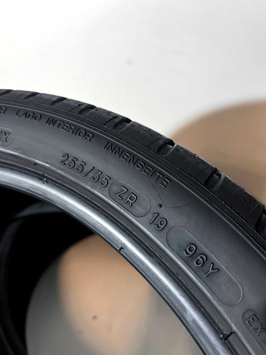 Pneus Michelin Pilot Sport 3 - 255/35/19 - Muito Bons