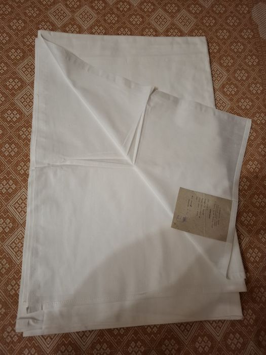 Простынь белая полуторная новая
