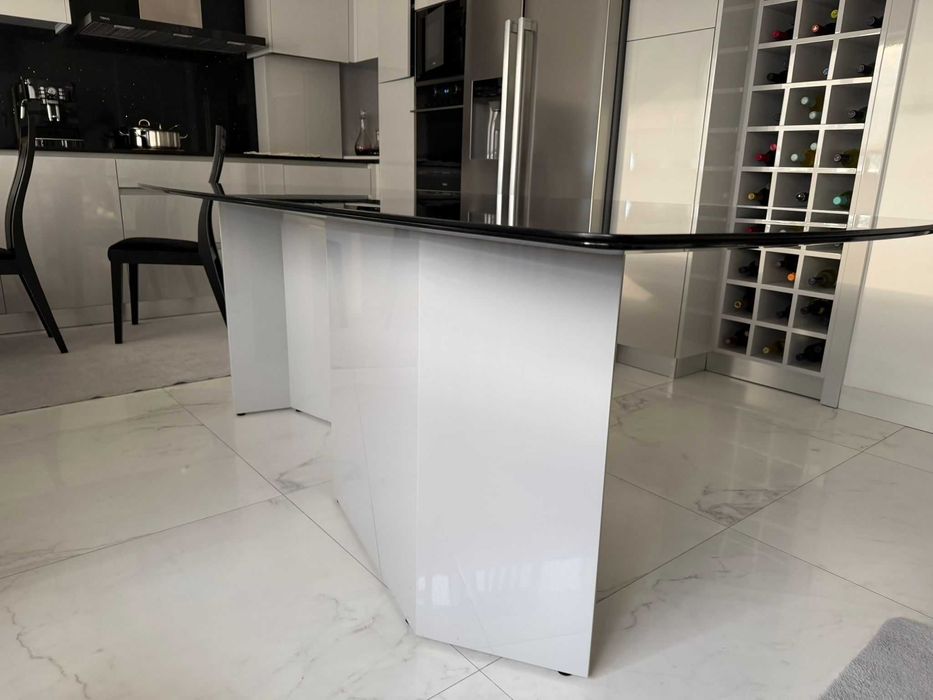 Mesa contemporânea