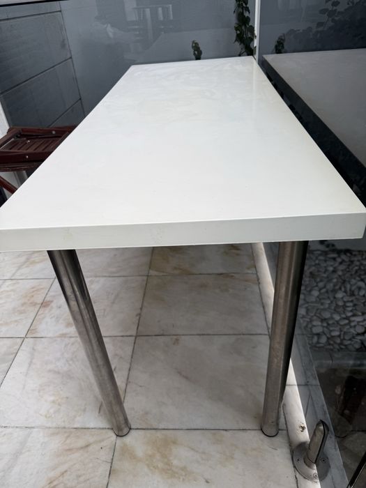Mesa de cozinha / apoio