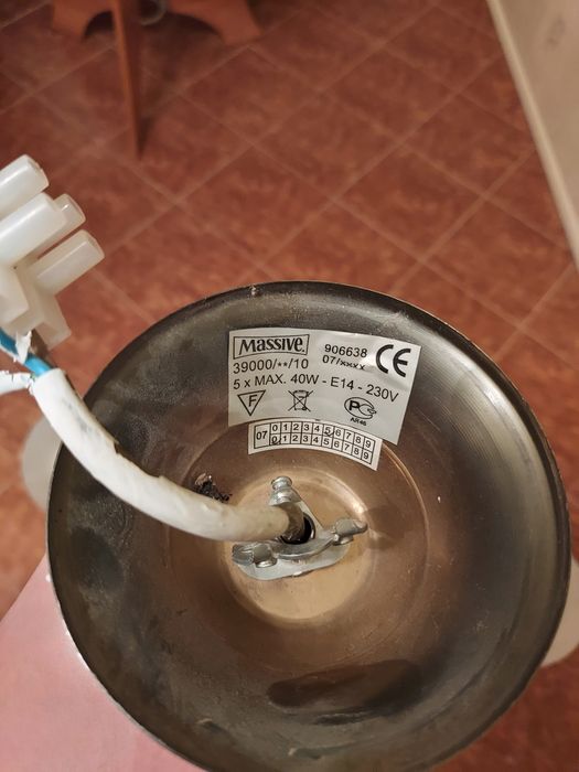 Sprzedam żyrandol na 5 żarówek metalowy