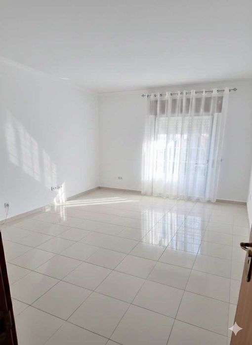 T3 Luminoso com Acabamentos Modernos | Como Novo