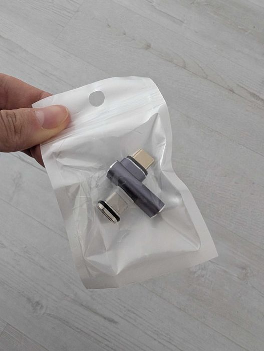 Przełączka kątowa USB-C magnetyczna