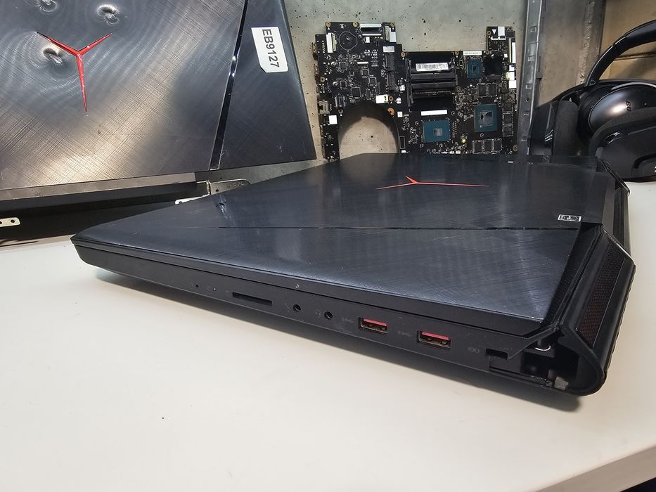 Ігровий ноутбук Lenovo Legion Y920-17IKB (i7-7820HK, GTX 1070)