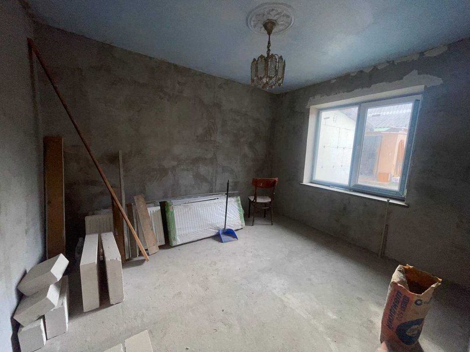 Продається будинку з господарською будівлею. Польські фільварки