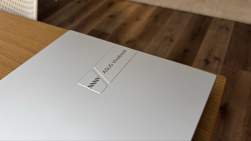ASUS Vivobook 15 | Ryzen 7 7730U | 16GB RAM | SSD 512GB – Como Novo!