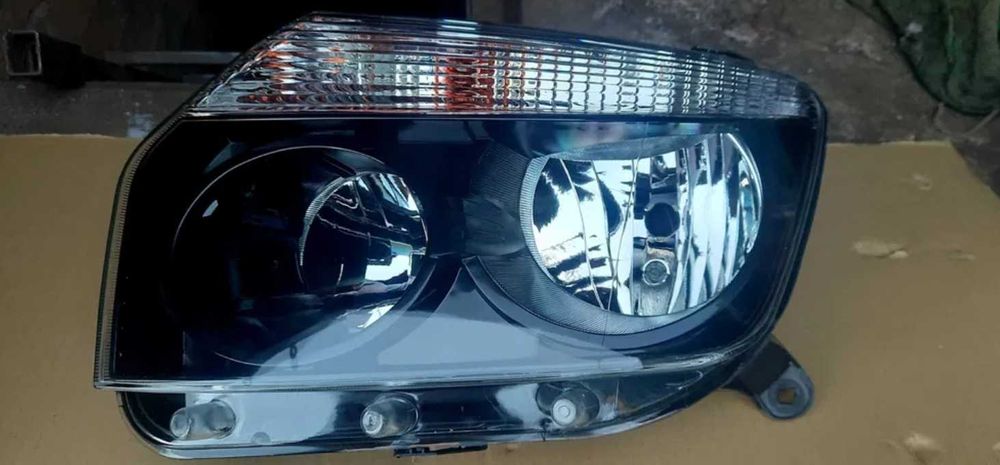 Фара ліва Renault Duster 10-15 рік