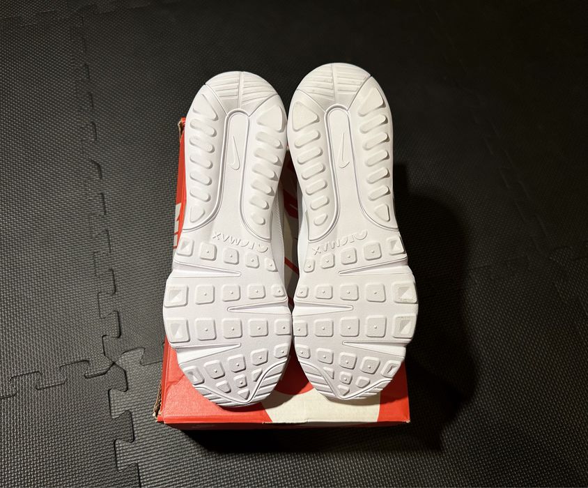 Nike Air Max 2090 EUR 42.5 / UK9 Tripple White