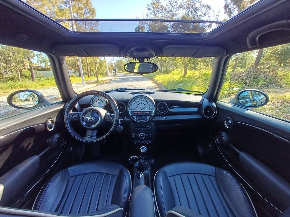 Mini diesel com teto panorâmico