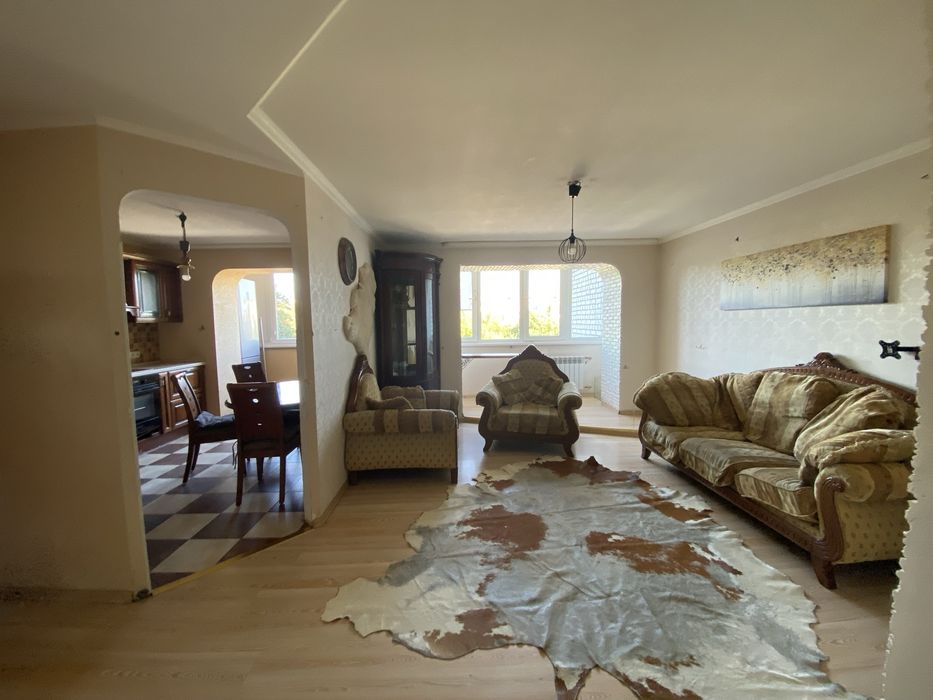 Продаю 2 кв. ул. Садовая - Пограничная , 73 кв.м.