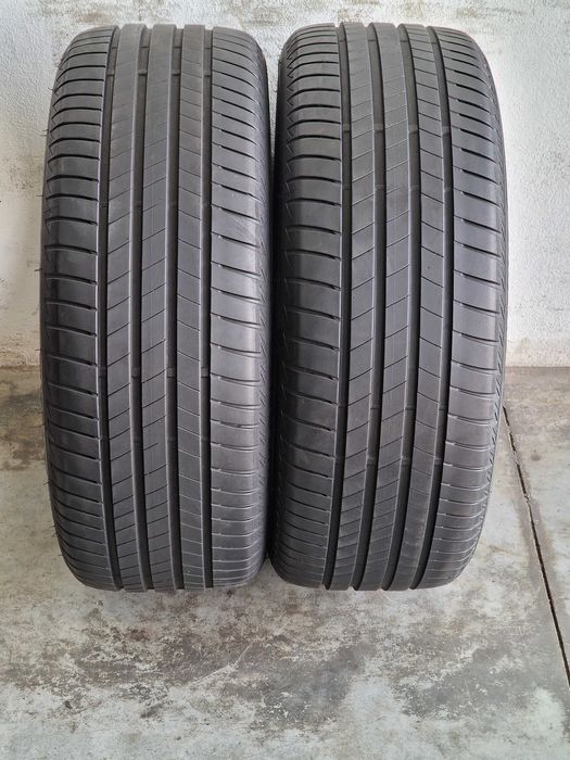 2 Pneus BRIDGESTONE Semi Novos 245/45R19