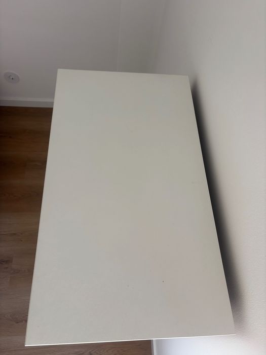 Cómoda branca IKEA