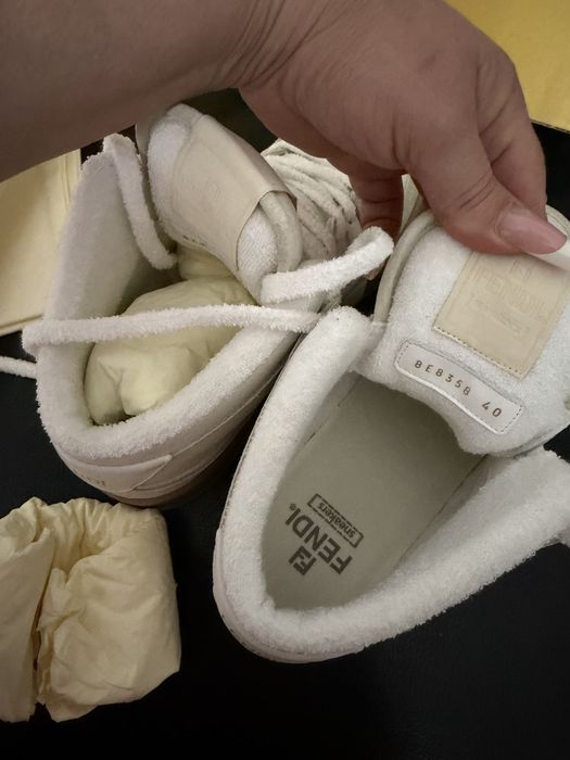 Кроссовки Fendi, размер 40