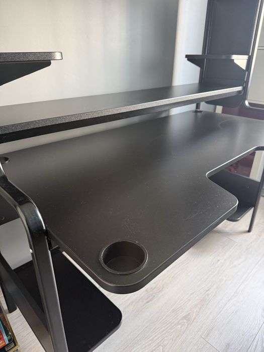 Biurko gamingowe FREDDE IKEA