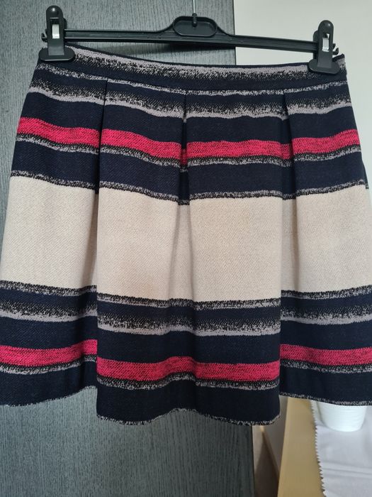 Spódnica  w  fałdki,  Zara Classic,  L