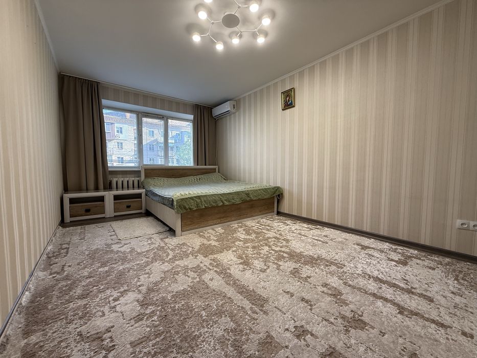 Продаю 3х комнатную квартиру с ремонтом. В центральном районе города.