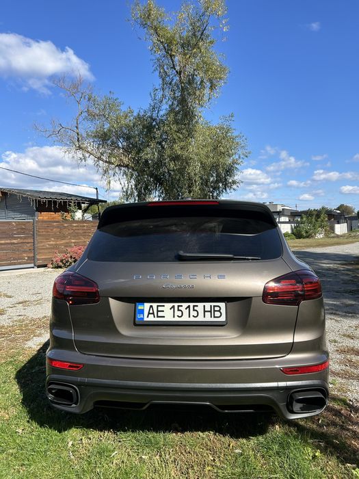 Продам porsche cayenne 2015 года 3.6 бензин