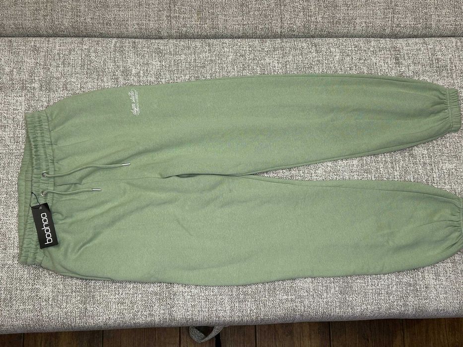 Костюм жіночий утеплений BOOHOO  ХL