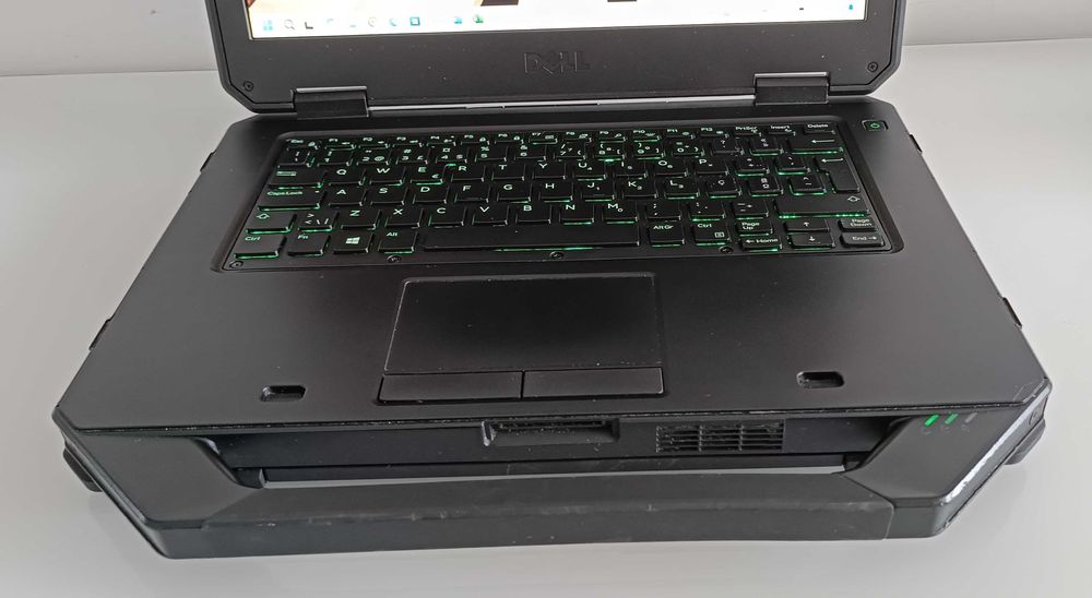 Dell Latitude 14 5414 Rugged FHD Touchscreen/16GB RAM/SSD