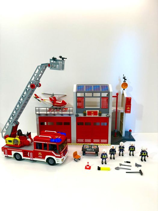 Playmobil City Action 9462 Duża Remiza Strażacka z wozem strażackim