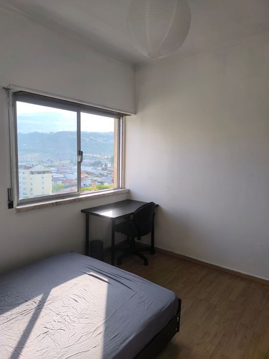 Arrendo quarto excelente localização