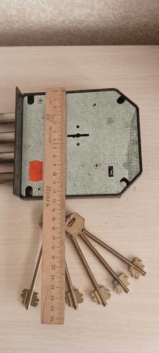 замок гаражный 5 ключей