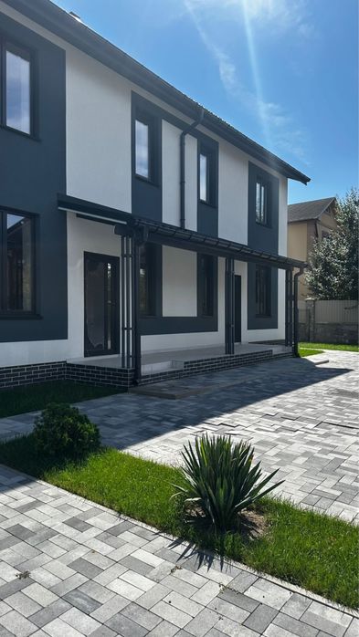 Продам таунхаус з оздобленням поряд з інфраструктурою