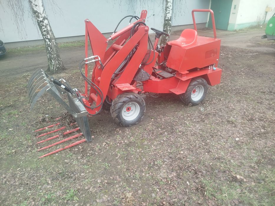 Miniładowarka ładowarka 4x4