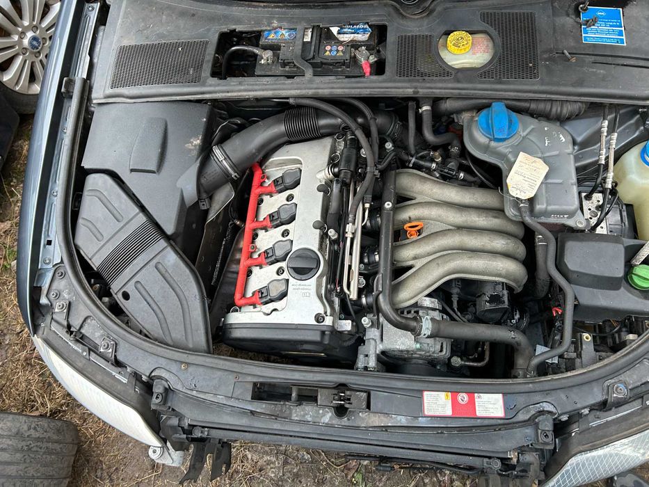 AUDI A4 B6 Pas przedni wzmocnienie KOMPLET KLIMA 2.0 B / ALT /manual