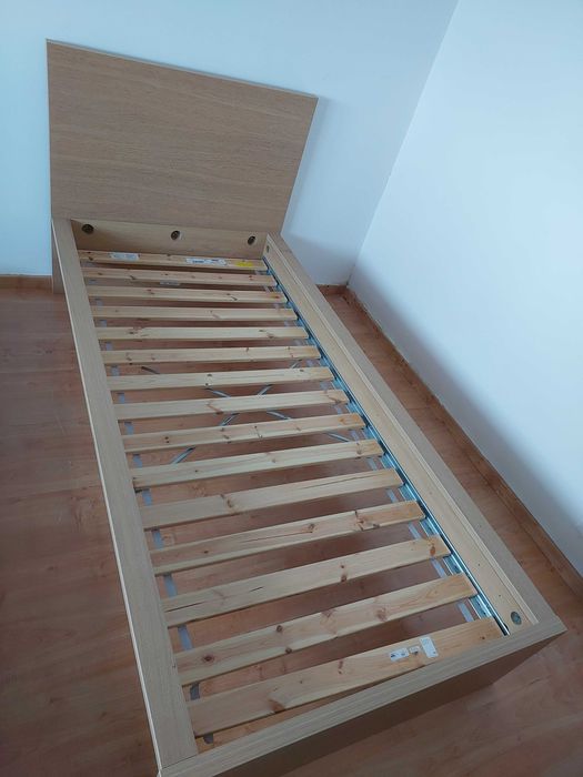 CAMA de solteiro  óptimo estado do Ikea cama e estrado.  Sem colchao