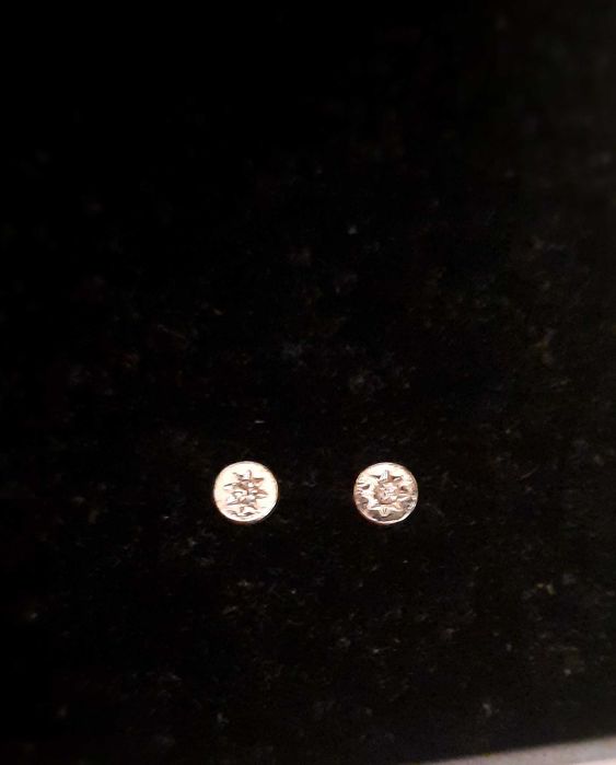 Brincos prateados nunca usados - 6 pares