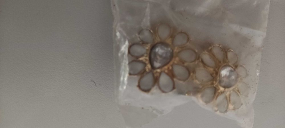 Продаються сережки