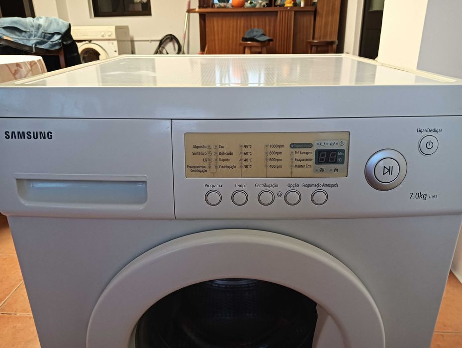 Máquina de lavar roupa Samsung
