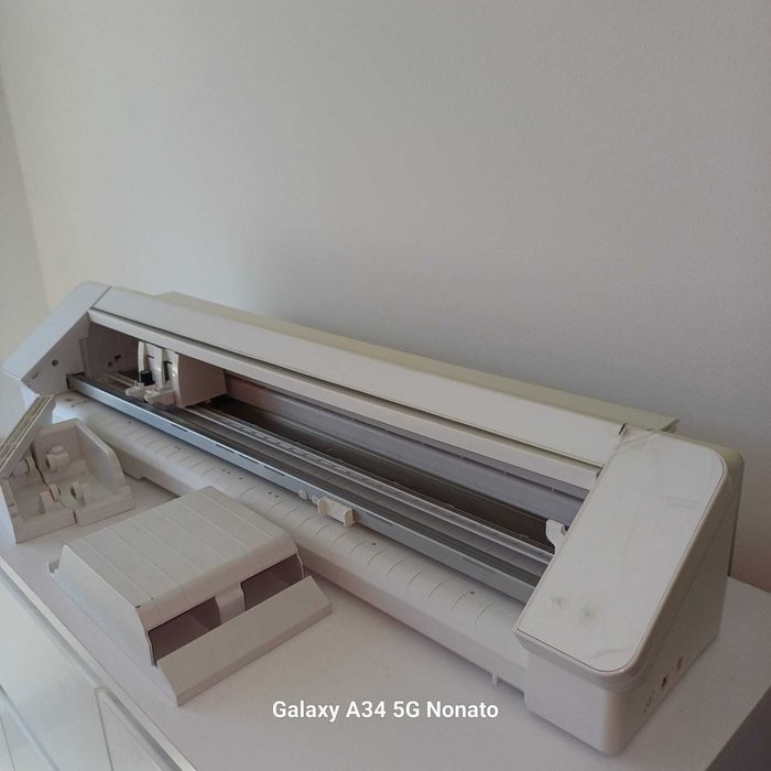 Silhouette Cameo 4 PRO 24" (61 cm)