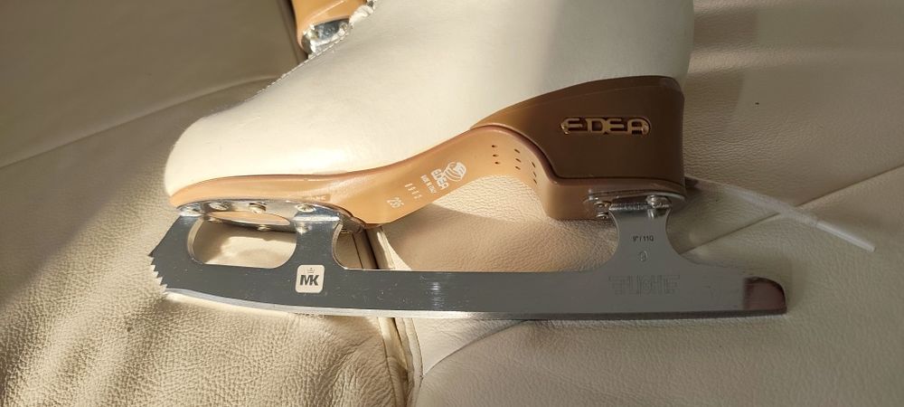 Profesjonalne Łyżwy Edea Overture 235, Płoza szyna  MK Flight 9