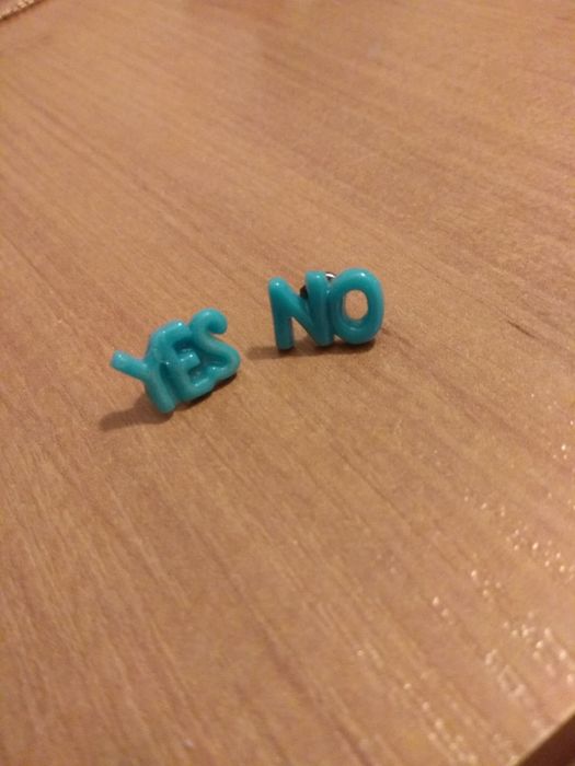 Kolczyki Yes / No