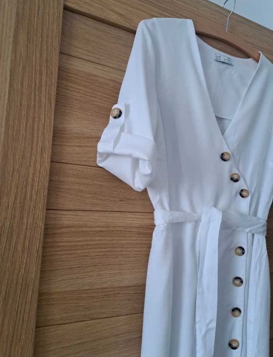 Zara biala midi sukienka