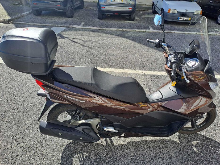 Honda PCX 125 com 38.000 km e excelente estado