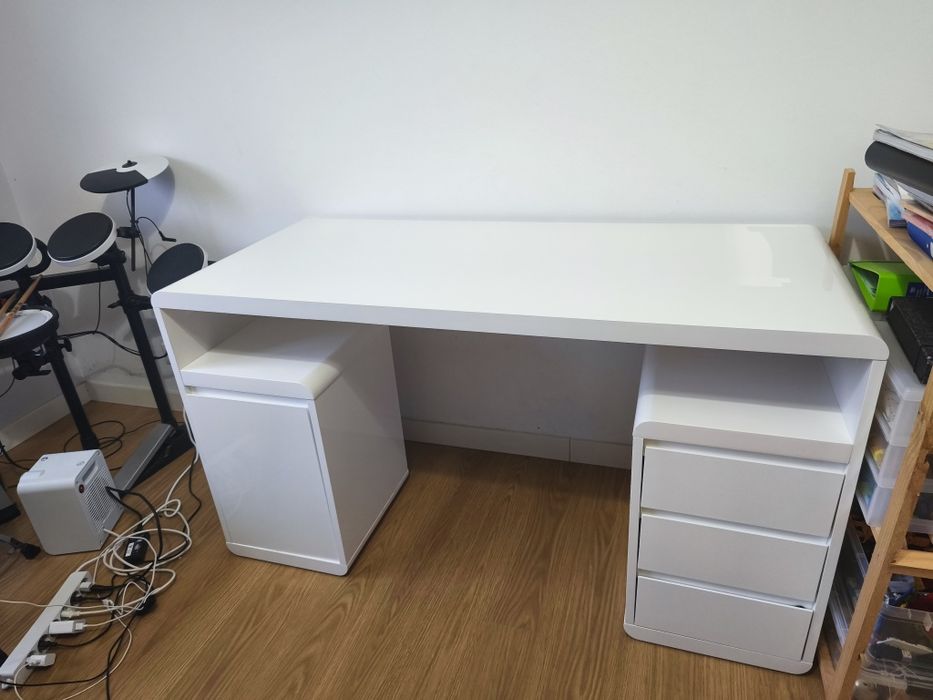 Secretaria com arrumação