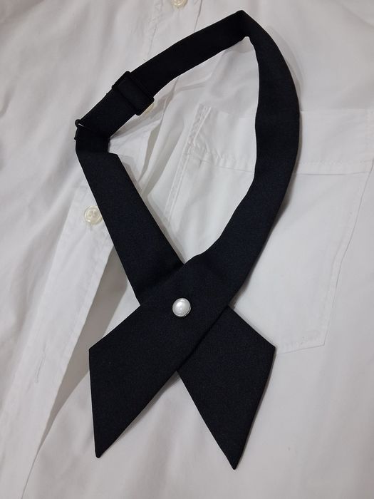 Czarna krawatka damska