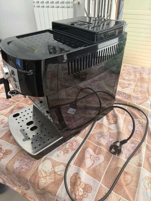 Maquina café Delonghi Magnifica S ECAM 22.110.B