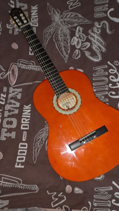 Гитара классическая Maxtone CGC390N б/у