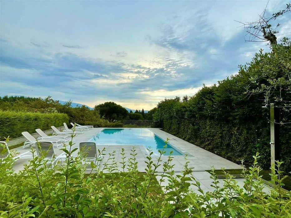 T1 confortável em Estoril com piscina comum