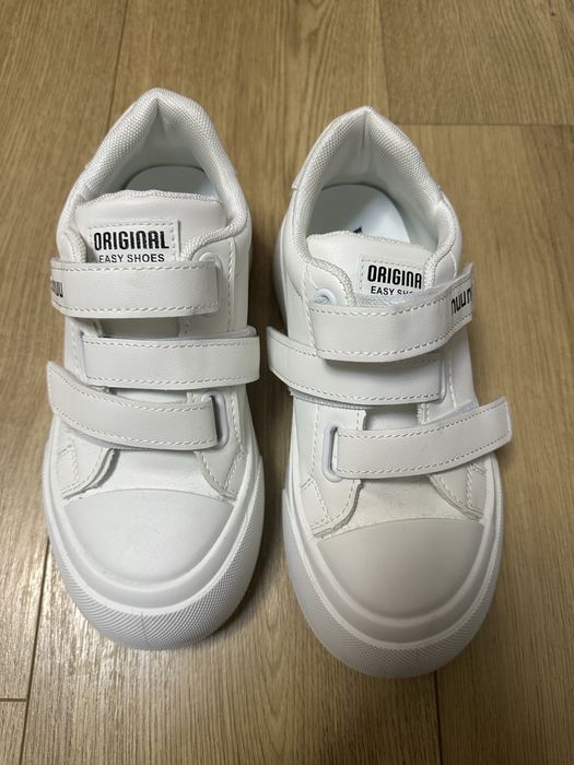 Кеди жіночі.