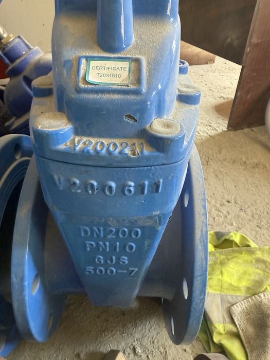 Засувка фланцева ду 150 і 200 Р з обгумованим клином