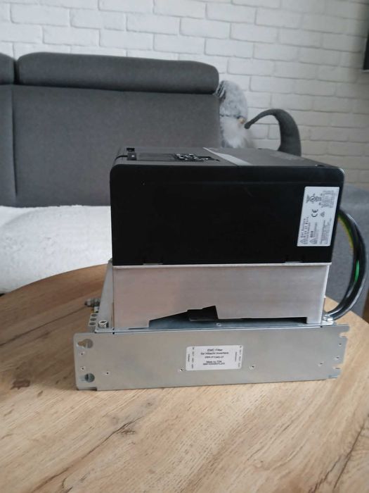 Falownik, Przetwornica napięcia Hitachi