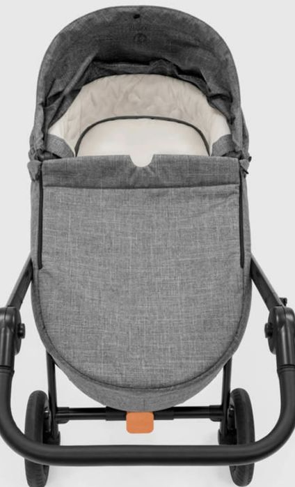 Стильная коляска стильная Stokke® Beat™ .